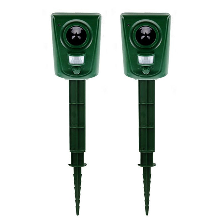 Répulsif chats ultrasons extérieur.  Protection jardin, discret et efficace.