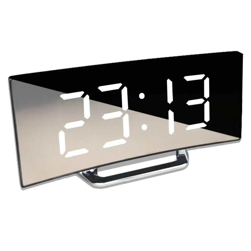 "Réveil numérique LED incurvé moderne avec affichage lumineux, idéal pour chambre ou bureau, design contemporain élégant."