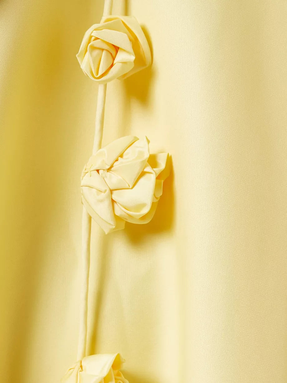 Robe A-Line élégante avec bretelles roses 3D, ourlet taille haute, silhouette captivante pour occasions spéciales ou décontra