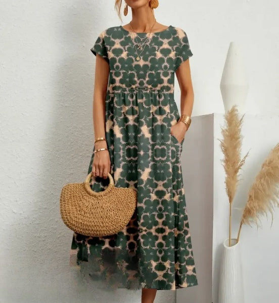 Robe ajustée, élégante et intemporelle.  Coupe flatteuse, idéale pour toutes occasions.