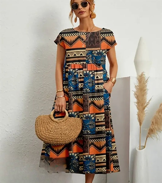 Robe ajustée, élégante et intemporelle.  Coupe flatteuse, idéale pour toutes occasions.
