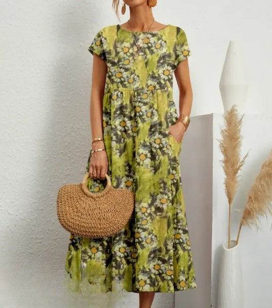 Robe ajustée, élégante et intemporelle.  Coupe flatteuse, idéale pour toutes occasions.