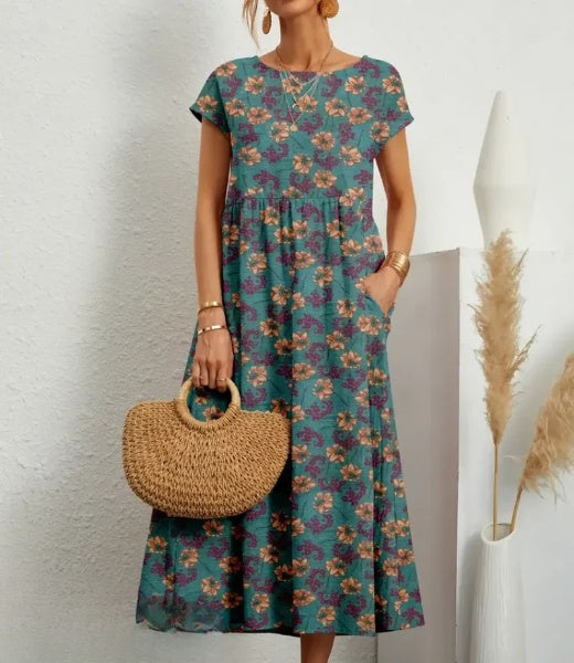 Robe ajustée, élégante et intemporelle.  Coupe flatteuse, idéale pour toutes occasions.