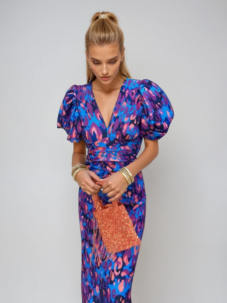 "Robe Alice féminine chic, manches bouffantes imprimées élégantes, silhouette flatteuse, style audacieux et raffiné."