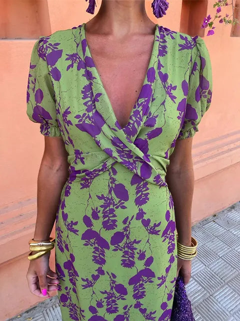 Robe Amalia polyvalente femmes, alliant confort décontracté et élégance moderne, parfait pour le quotidien.
