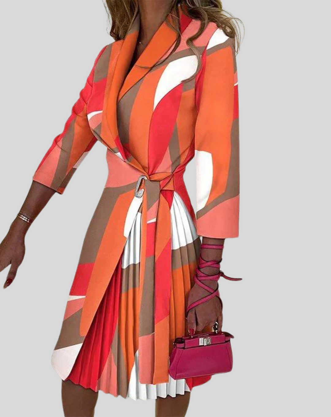 Élégante robe blazer pour femme, style professionnel et habillé, idéale pour toute occasion.