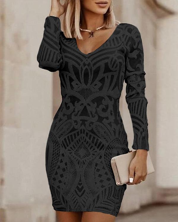 Nouvelle collection: robe bodycon Aysha ajustée, ultra féminine et chic. Tenue parfaite pour une soirée tendance.