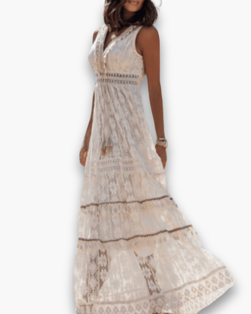Robe bohème élégante midi pour femme avec dentelle, vue face, coupe fluide et romantique, style chic et moderne.