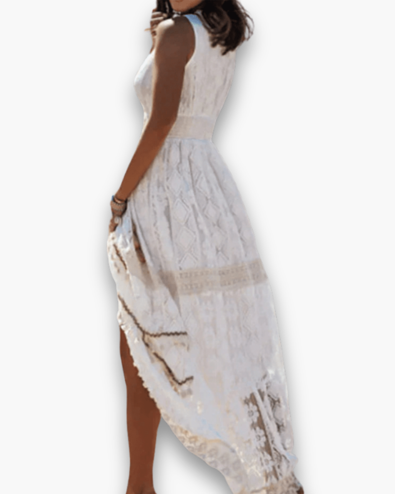 Robe bohème élégante midi pour femme avec dentelle, vue face, coupe fluide et romantique, style chic et moderne.