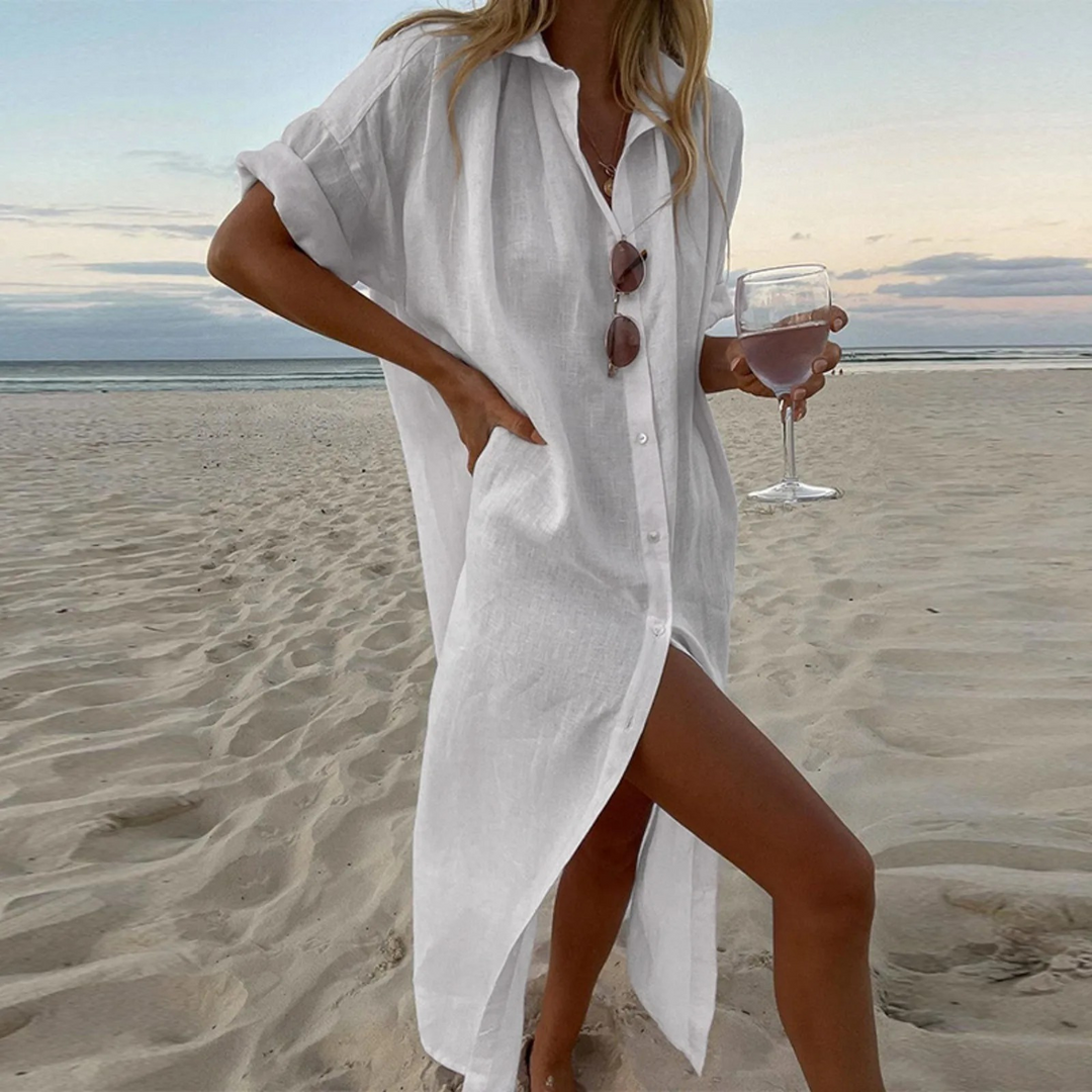 "Robe chemise élégante avec fentes hautes, boutons raffinés, look moderne, chic pour femme."