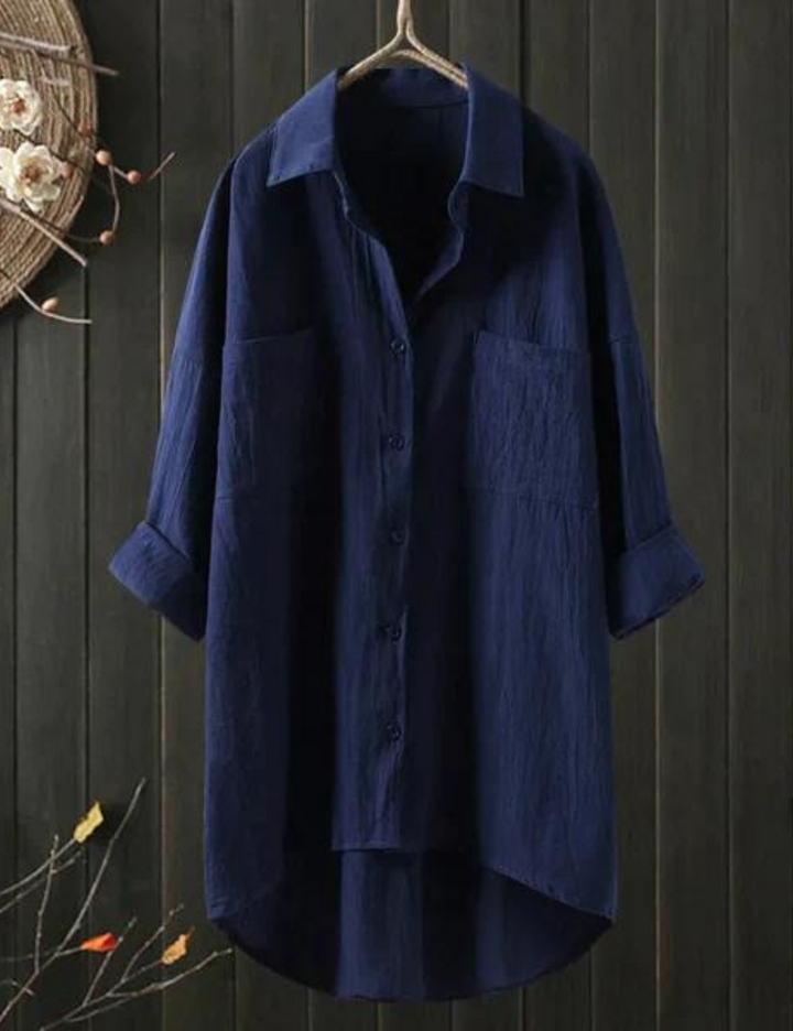 Vêtement femme chic et décontracté: robe chemisier d'été confortable. Parfaite pour un style féminin élégant et versatile.