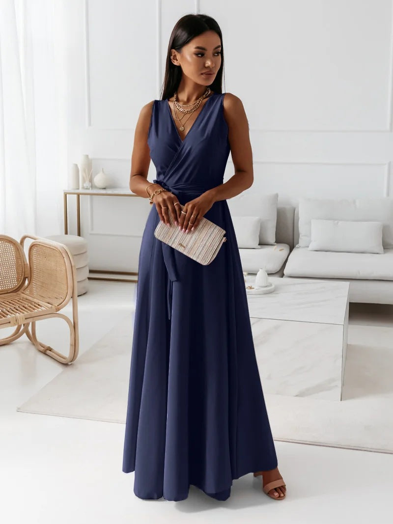 Robe cocktail élégante femme, col V, tissu doux, silhouette flatteuse, polyvalente pour événements formels et décontractés.