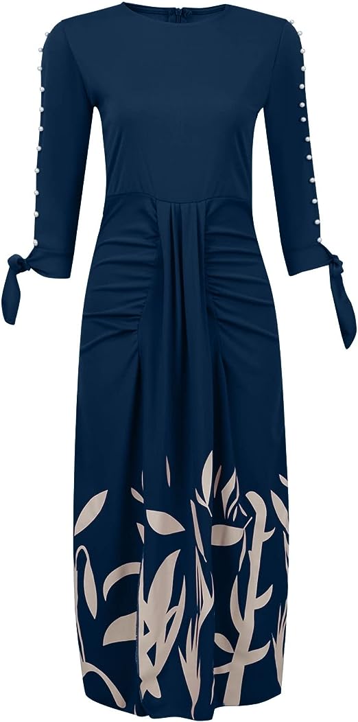 Tenue chic femme: robe florale d'été avec imprimé détaillé, style moderne et confortable.
