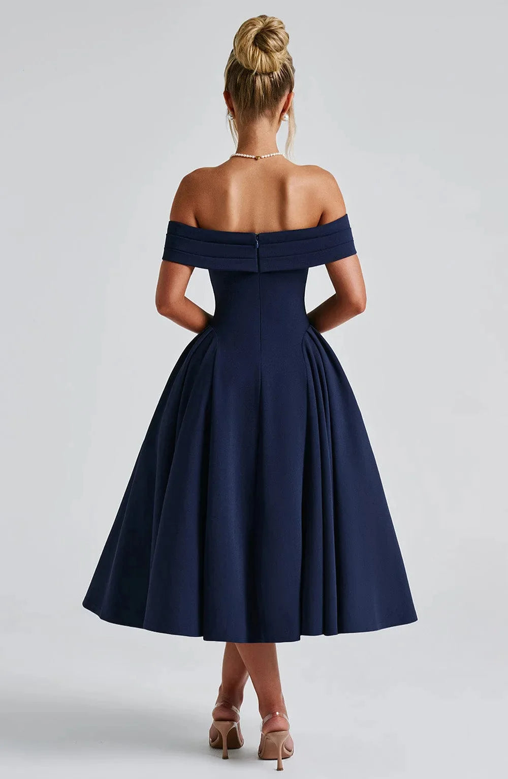 Robe de soirée femme midi, élégante et chic pour toute occasion ou célébration.