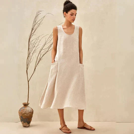 Robe femme été, coupe oversize décontractée, très confortable. Un essentiel pour le style casual.