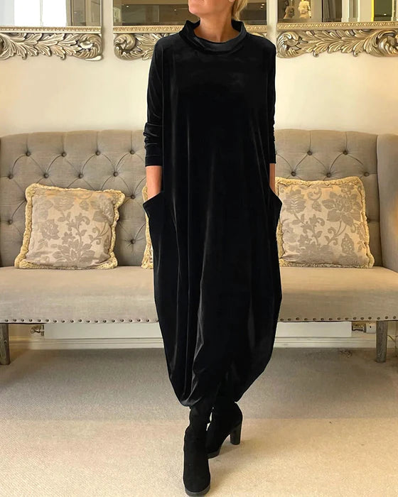 Robe d'hiver chaude et chic pour femme. Vêtement confortable et élégant, parfait pour la saison froide et les soirées.