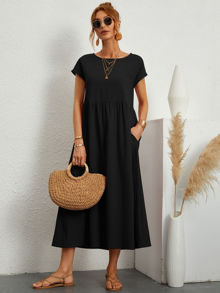 Robe d'été polyvalente pour femme. Confortable, élégante, parfaite pour un look décontracté.