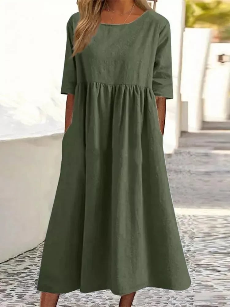 Robe femme décontractée Ivanna, offrant un confort optimal et un style chic pour l'été.