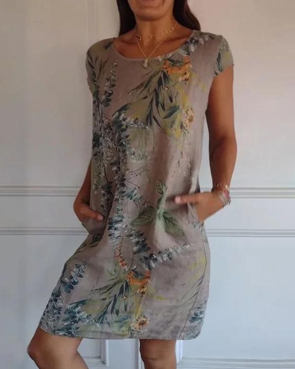 Superbe robe femme fluide, légère et confortable, parfaite pour des vacances relaxantes.