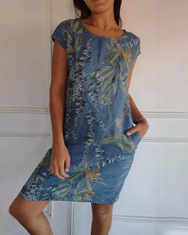 Détail de la robe fluide femme, légère et confortable, un essentiel chic pour l'été.