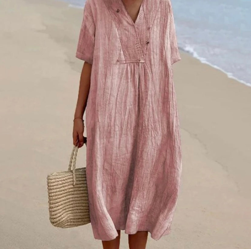 Robe d'été femme confortable, parfaite pour la saison chaude. Style féminin et décontracté pour le quotidien.