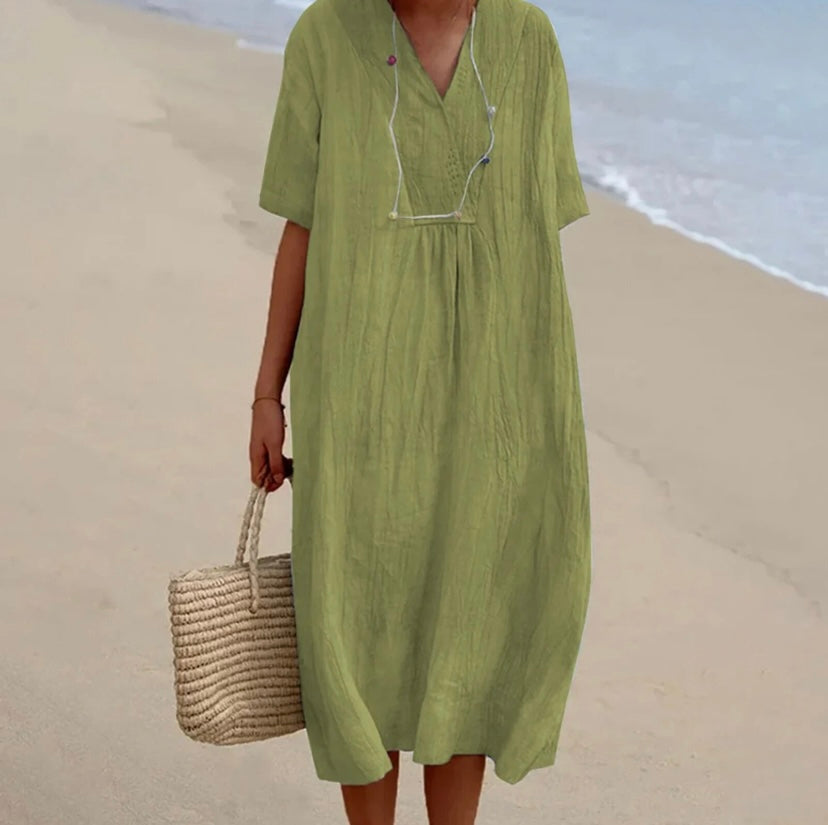 Robe élégante femme, idéale pour l'été. Confortable et tendance, parfaite pour une tenue casual chic.