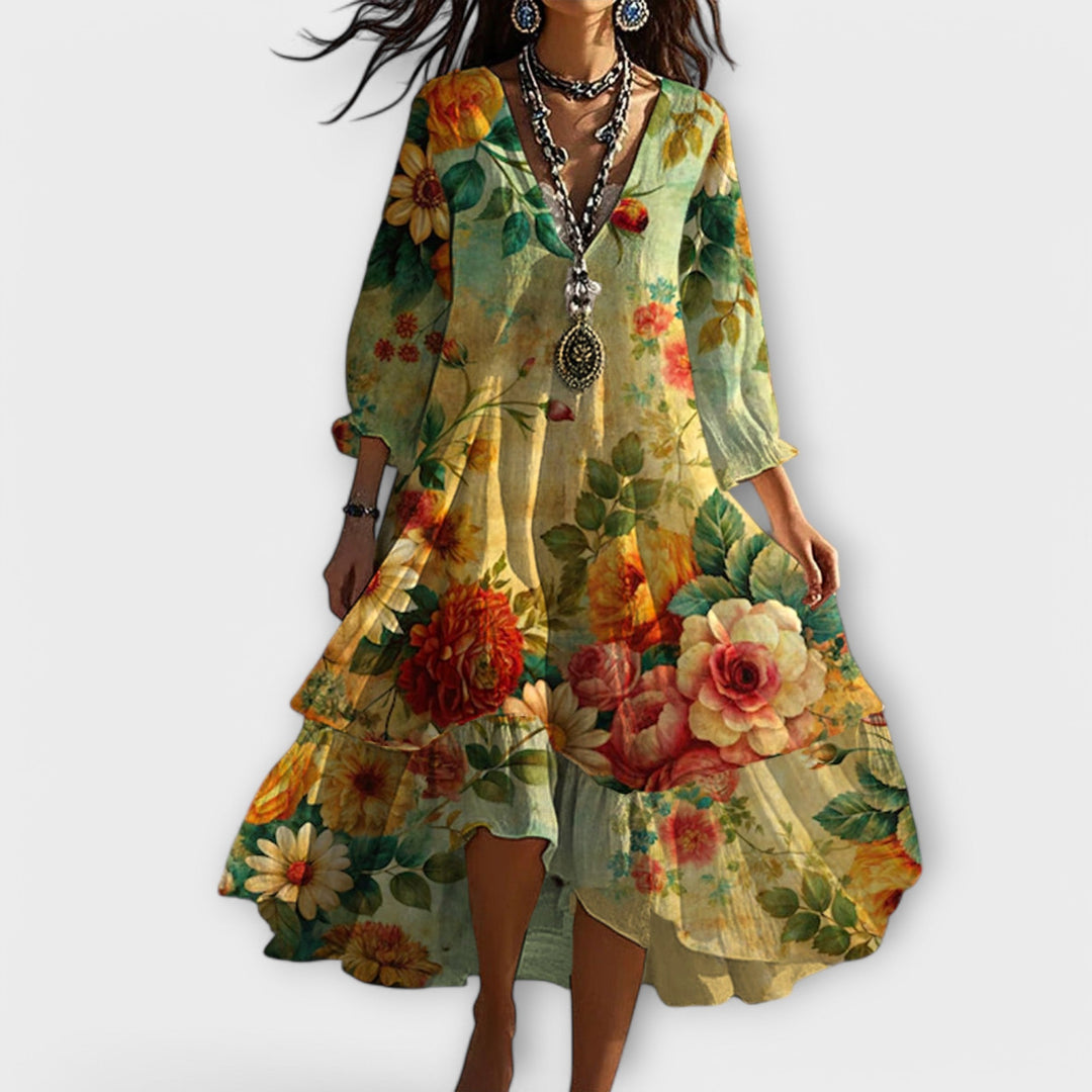 Robe d'été femme Sylvie fluide jaune à motifs floraux. Style bohème vintage élégant pour des vacances chic.