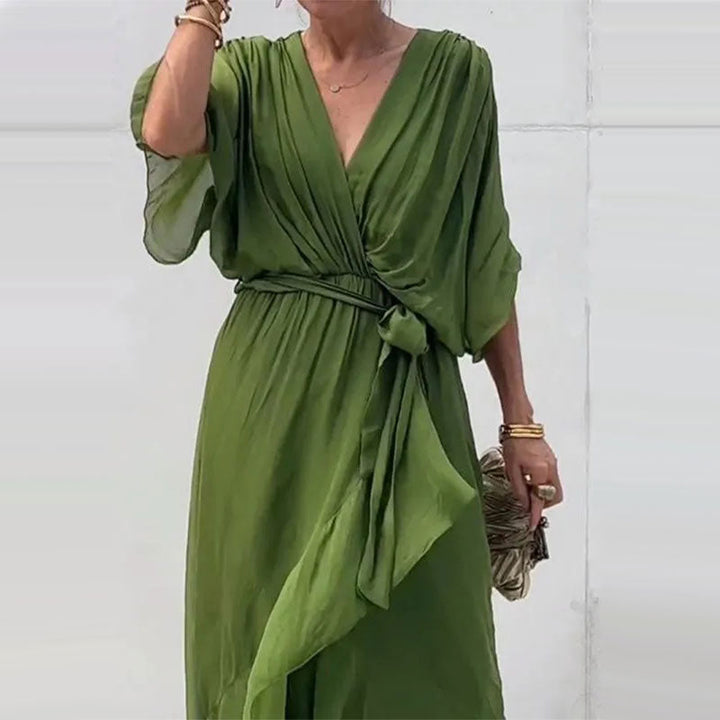 Robe d'été chic et décontractée pour femme, coupe midi fluide, parfaite pour toute occasion.