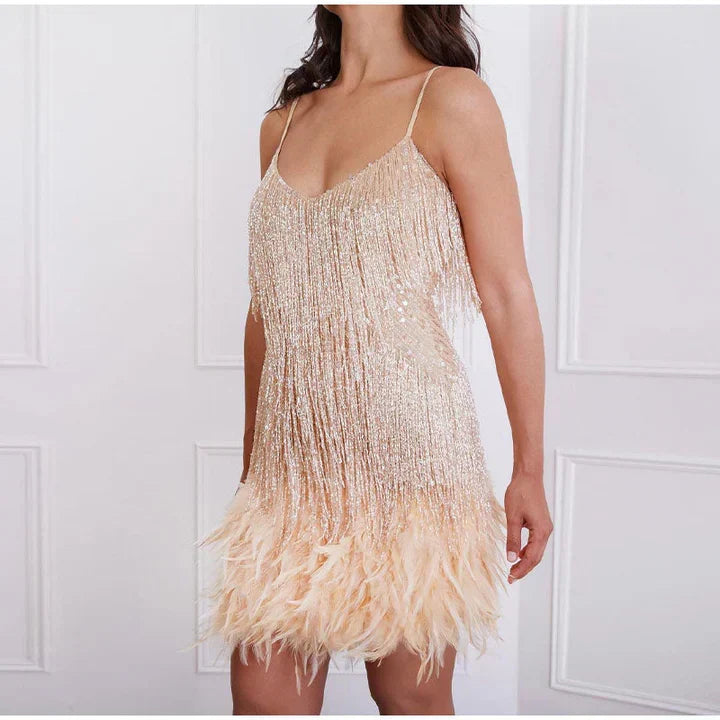 Magnifique robe de cocktail chic, silhouette élégante, parfaite pour briller en soirée.