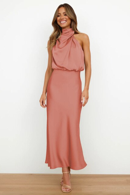 Superbe robe de soirée femme, style Thérèse Chic. Élégante et moderne pour toutes vos fêtes.