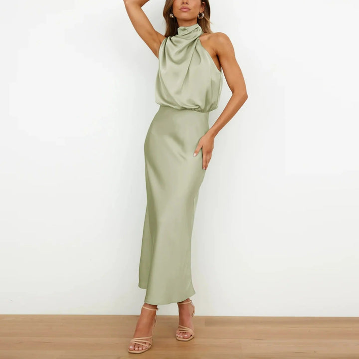 Superbe robe de soirée pour femme, design chic, longueur midi. Parfaite pour une fête ou un événement spécial.