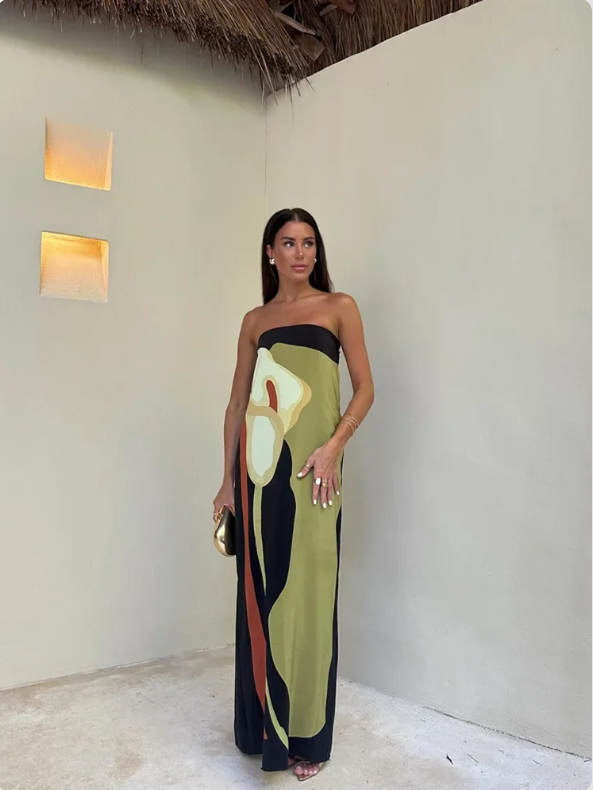 Robe de soirée élégante pour femme, style intemporel, parfaite pour tout événement chic et habillé.