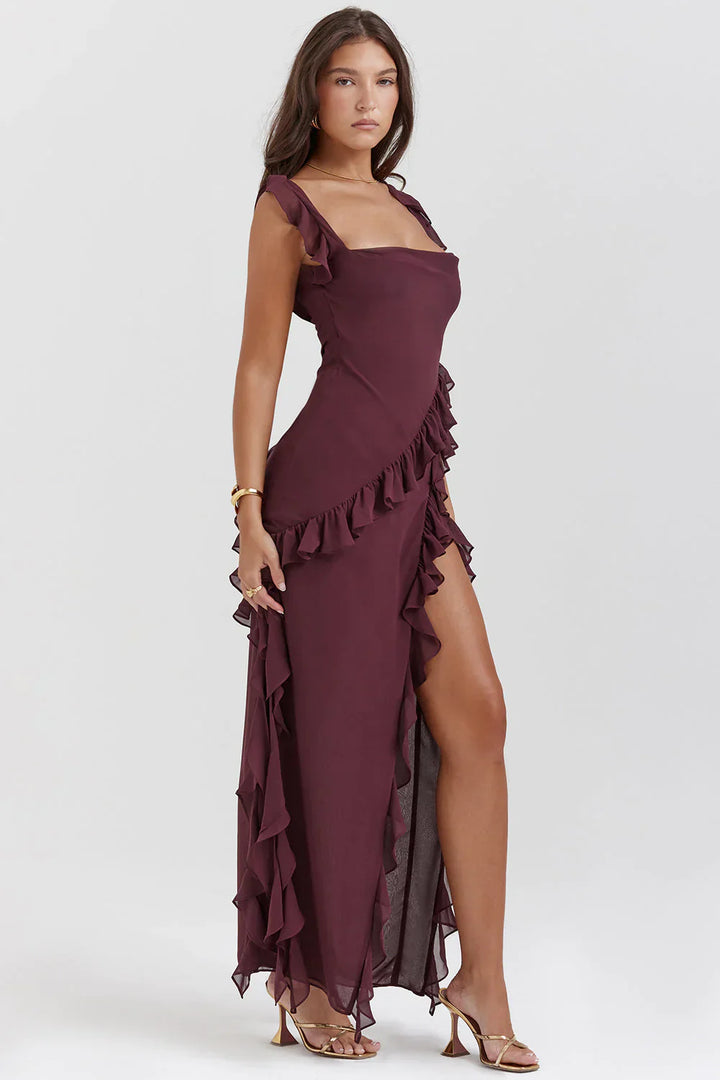 Robe de soirée élégante rouge pour femmes, coupe longue, idéale automne et cérémonies.
