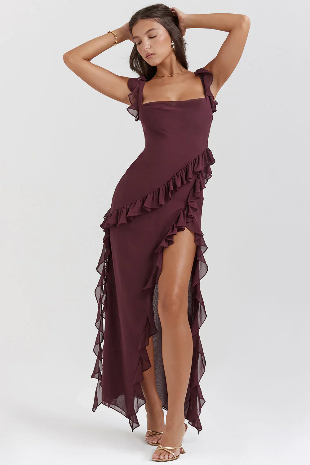 Robe longue de soirée pour femmes, élégance automnale, disponible en rouge, noir et bleu.