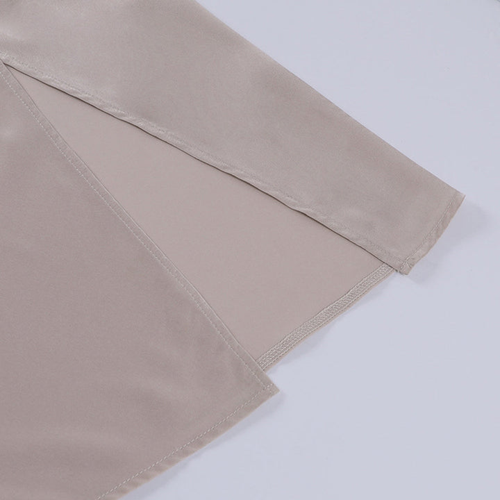 Élégante robe de cérémonie femme, décolleté croisé et fente latérale, confort et style