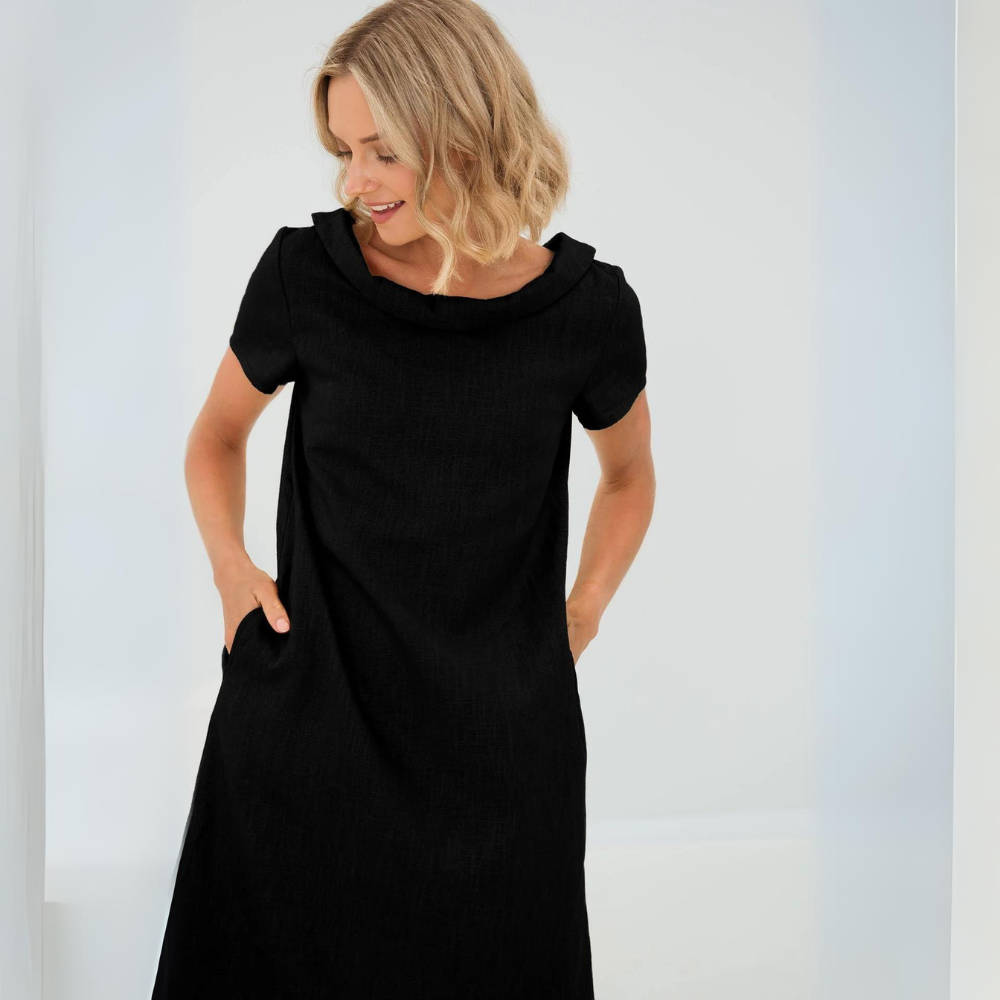 "Robe d'été en lin Alina, coupe en A, poches latérales, couleur naturelle, encolure en V, idéale pour les journées chaudes."