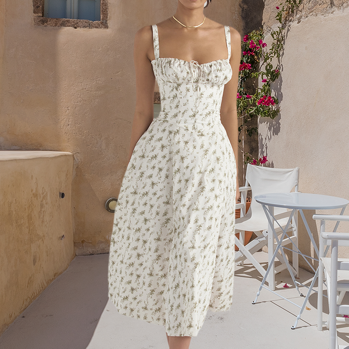 Robe d'été fluide et légère.  Coupe élégante et féminine.  Parfait pour l'été.