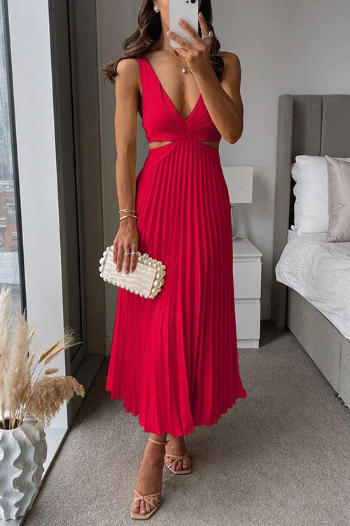 "Robe élégante en satin plissé, coupe A flatteuse et texturée, pour événements chics, légèreté et confort"