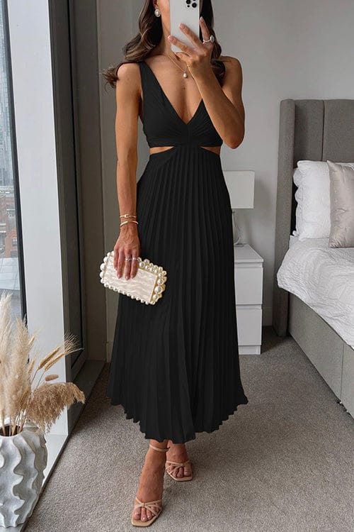 "Robe élégante en satin plissé, coupe A flatteuse et texturée, pour événements chics, légèreté et confort"