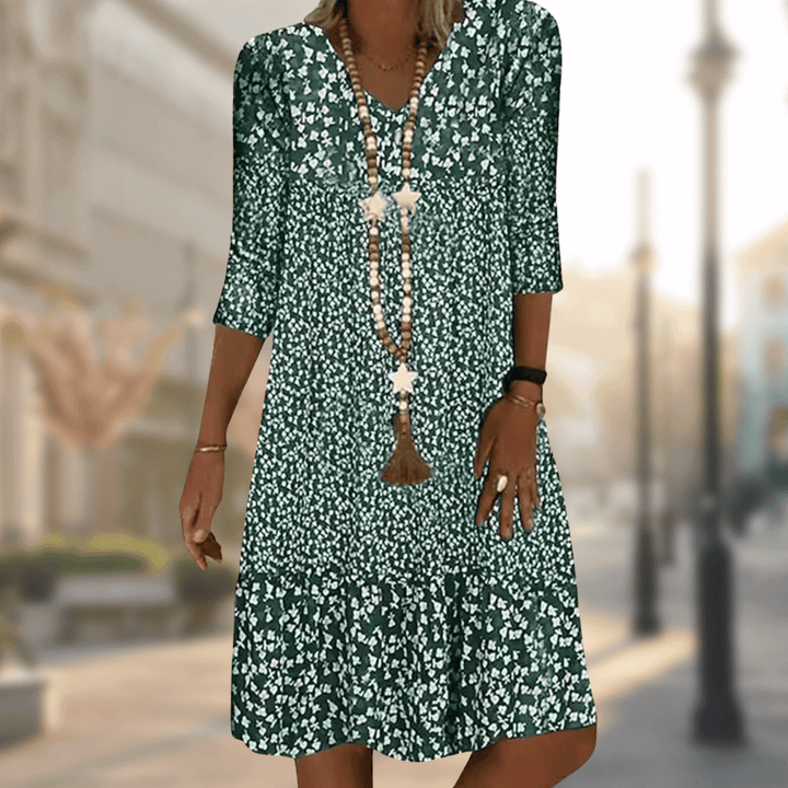 Robe femme marron polyvalente et confortable, look tendance pour le quotidien. Parfaite en toute occasion.