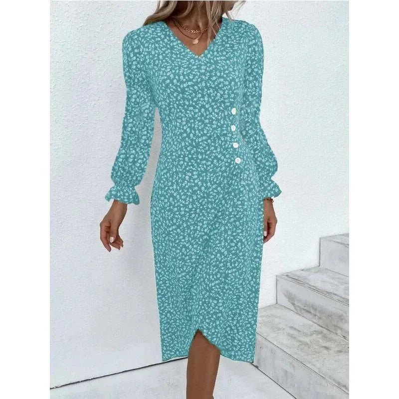 Robe fleurie élégante avec motifs floraux, coupe flatteuse et tissu léger. Idéale pour un look féminin et sophistiqué.