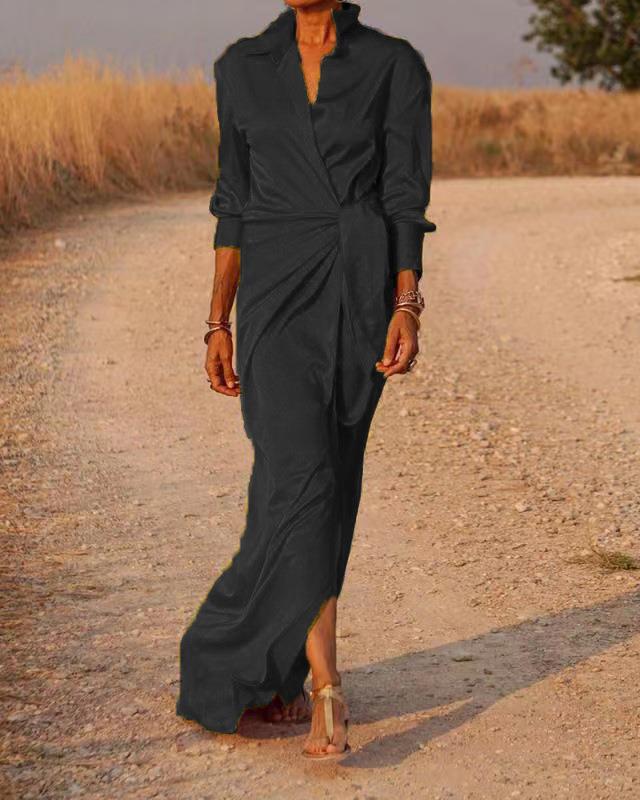 Robe femme plissée effet élégant, met en valeur la silhouette. Tenue de soirée chic et moderne.