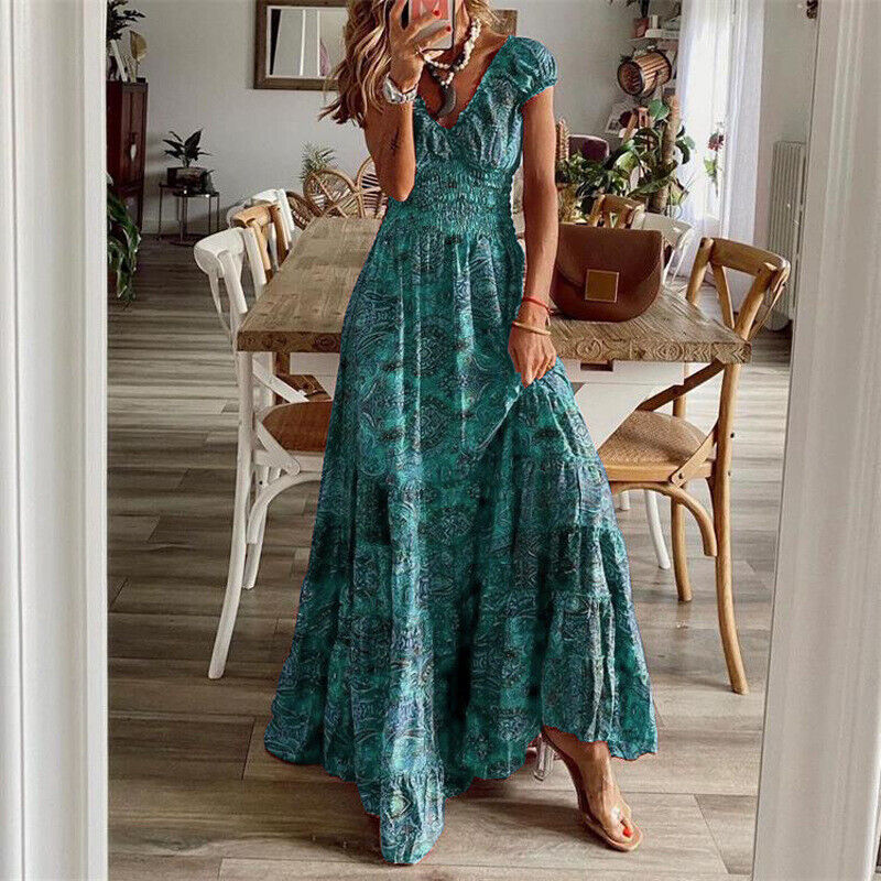 "Robe longue bohème femme élégante avec coupe près de la taille, tissu léger et fluide pour style chic et décontracté."