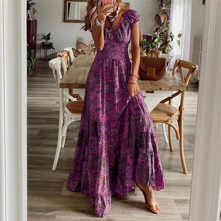 "Robe longue bohème femme élégante avec coupe près de la taille, tissu léger et fluide pour style chic et décontracté."