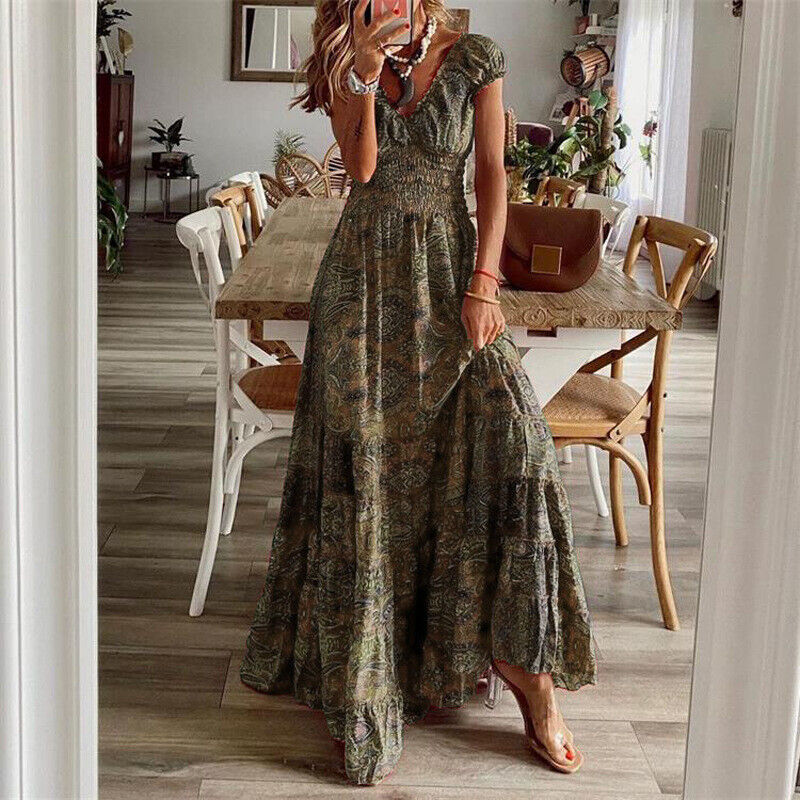 "Robe longue bohème femme élégante avec coupe près de la taille, tissu léger et fluide pour style chic et décontracté."