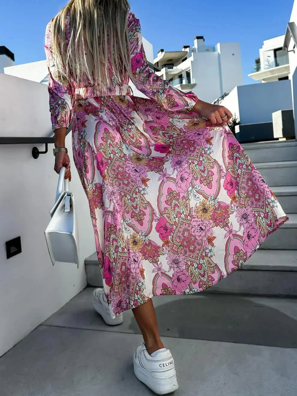 Robe longue femme bohème chic, style estival fluide, parfaite plage, vacances et occasions décontractées.
