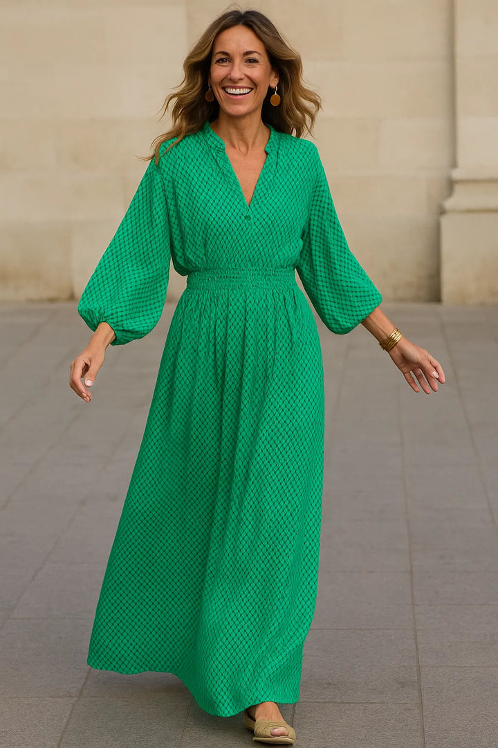 Robe longue d'été bohème verte pour femme. Style fluide, chic et confortable, idéale pour vacances estivales.