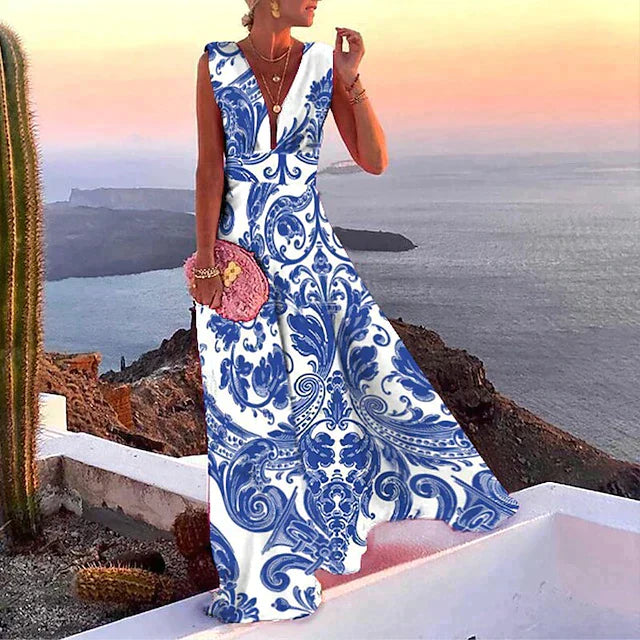 "Robe longue élégante Aurélie bleue avec tissu fluide parfait pour toutes occasions, style sophistiqué et confort optimal."