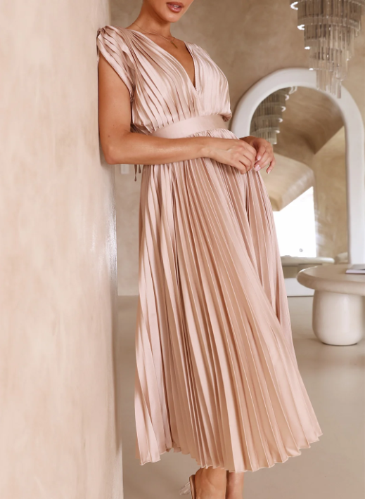 Robe longue élégante, idéale soirée & mariage.  Coupe flatteuse, tissu fluide.  Parfait pour occasions spéciales.
