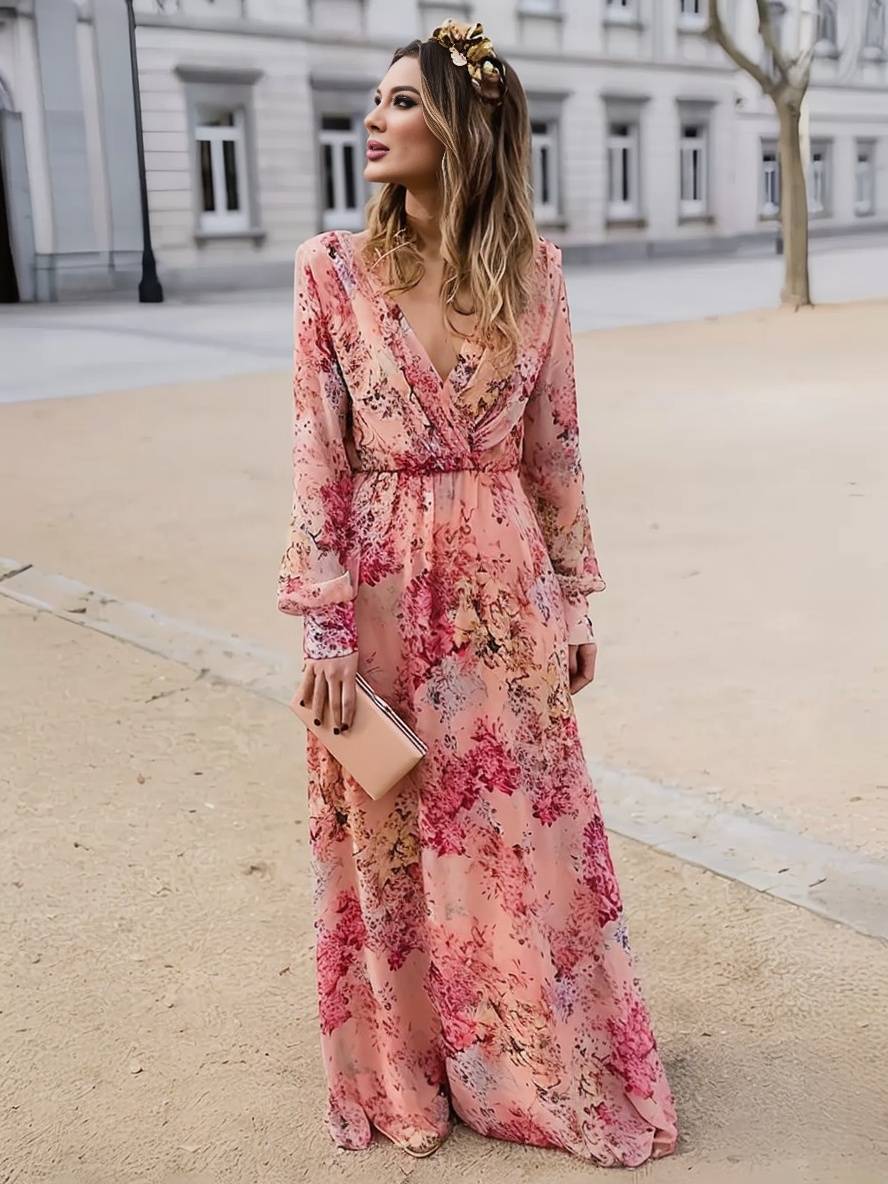 Robe longue fleurie rose pour femme, coupe fluide, col V, élégante et décontractée pour l'été.